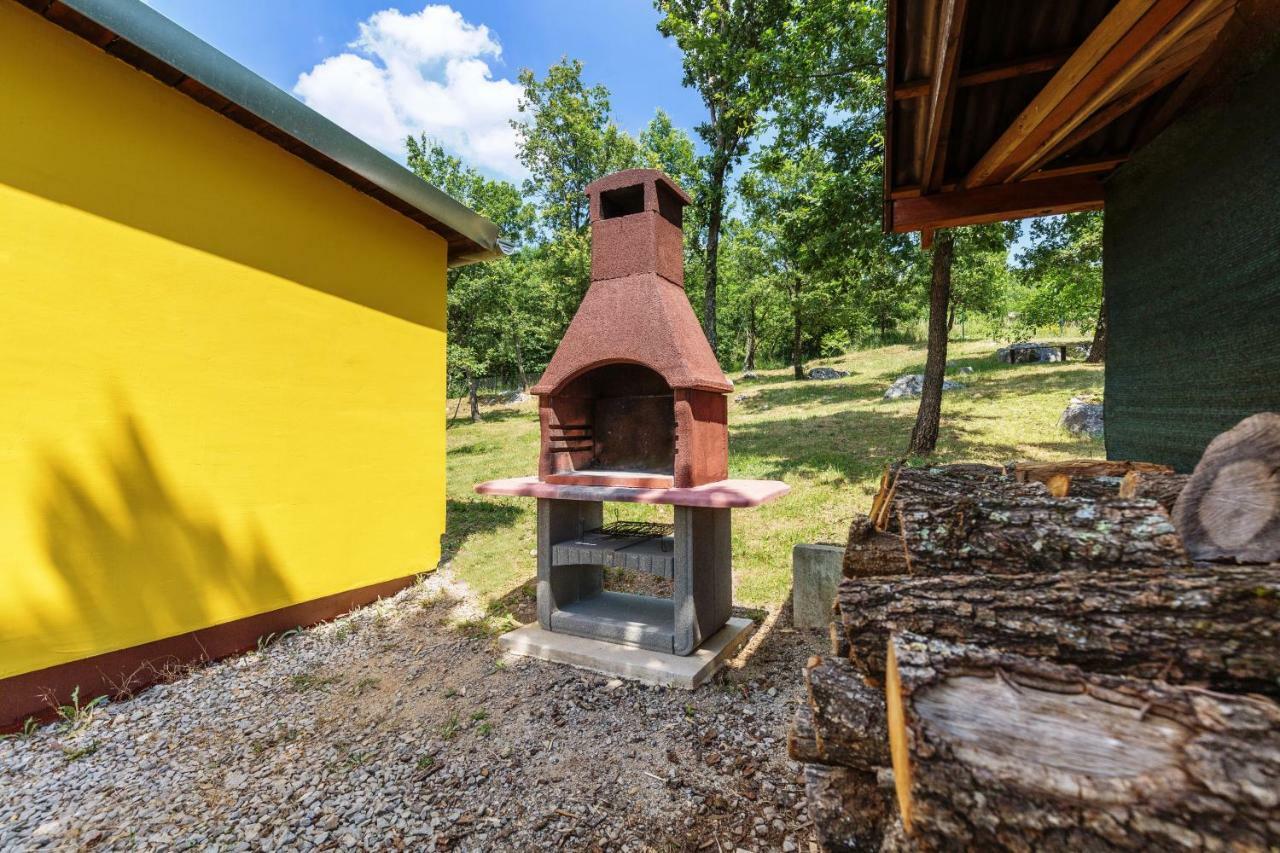 Vacation Home Latini Hum Exterior foto